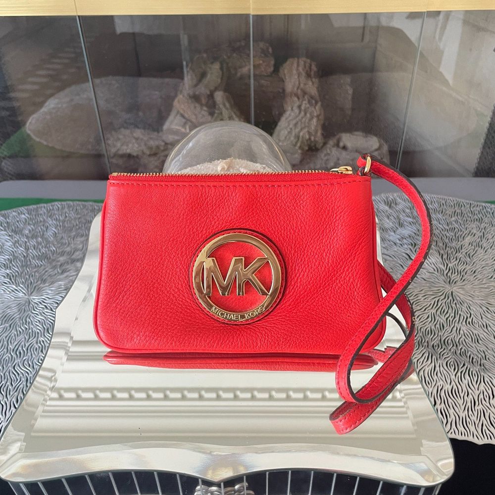 MICHAEL KORS SOFT PEBBLED GENUINE LEATHER WRISTLET